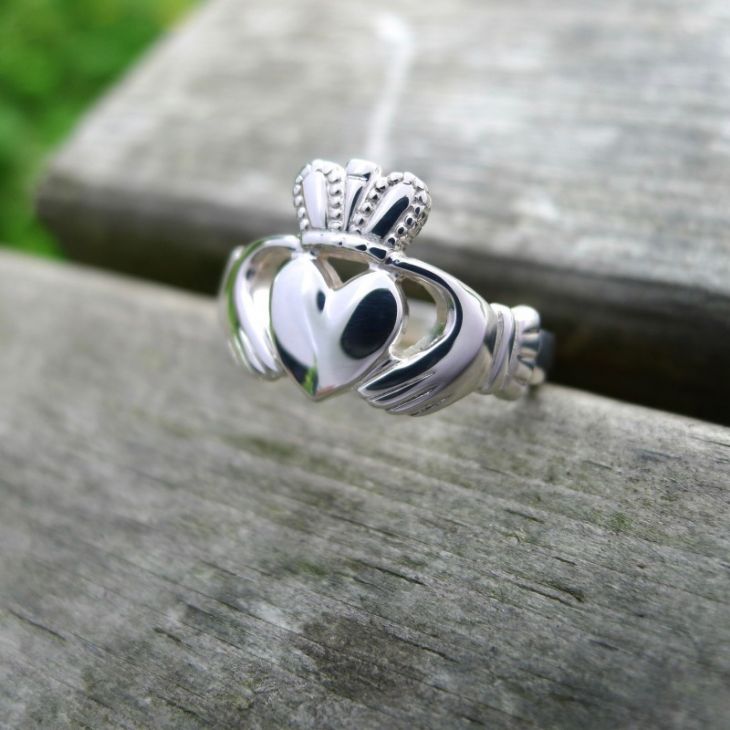 Real Emerald Claddagh Ring